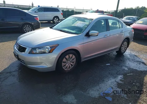 2010 Honda Accord z USA, uszkodzony, nr VIN 1HGCP2E318A151708